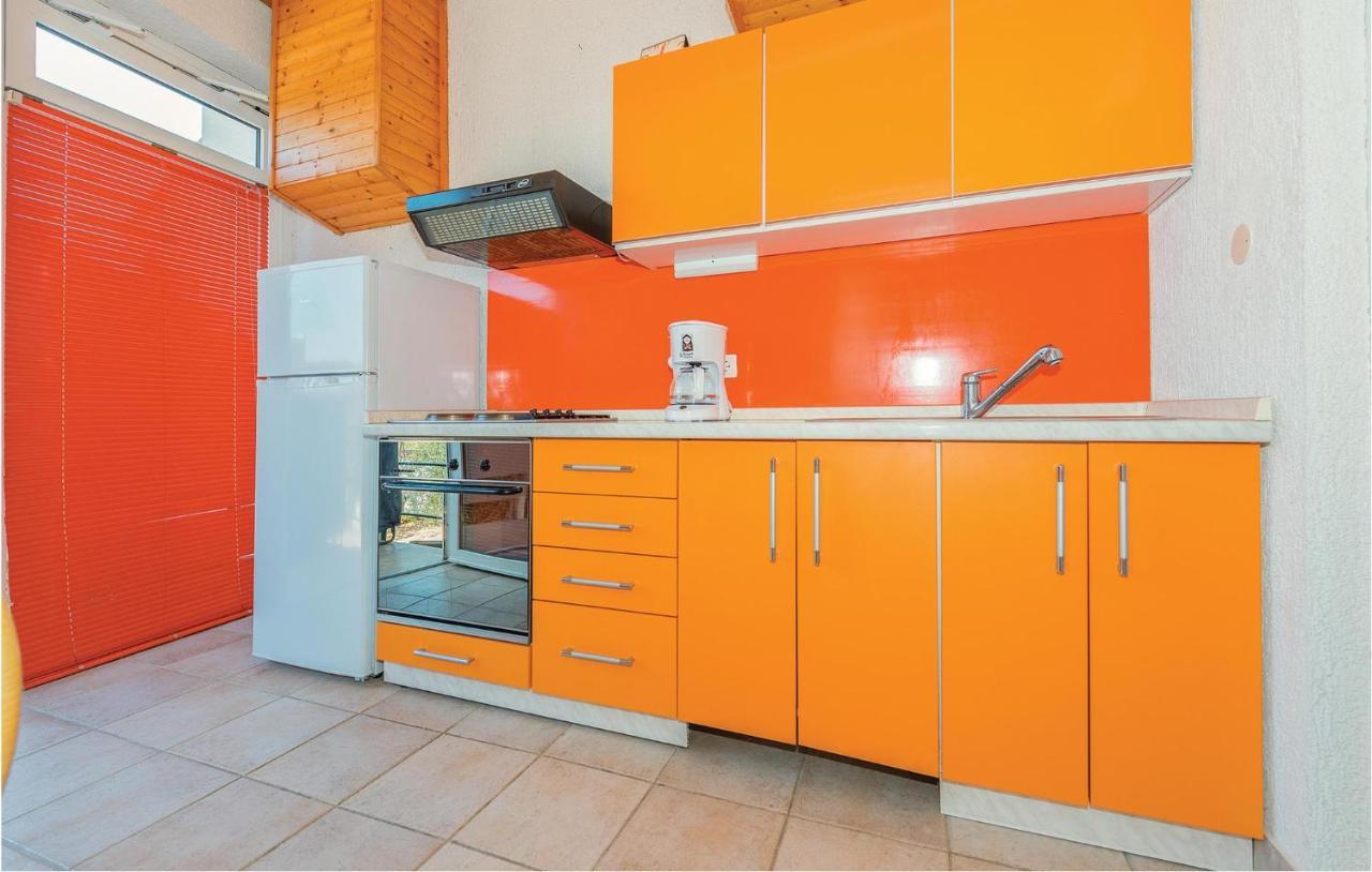Lovely Apartment In Rogoznica With Wifi Extérieur photo