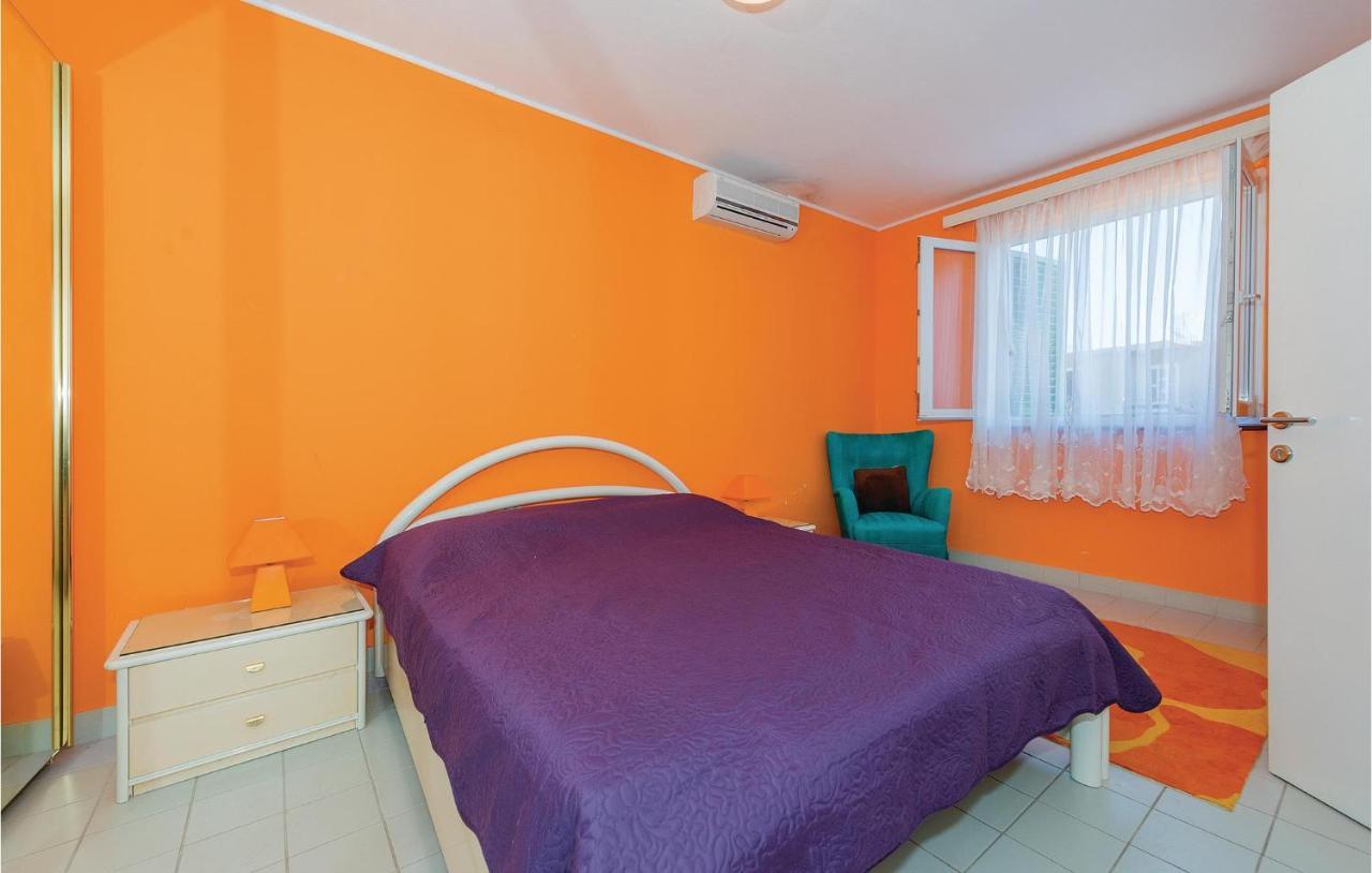 Lovely Apartment In Rogoznica With Wifi Extérieur photo