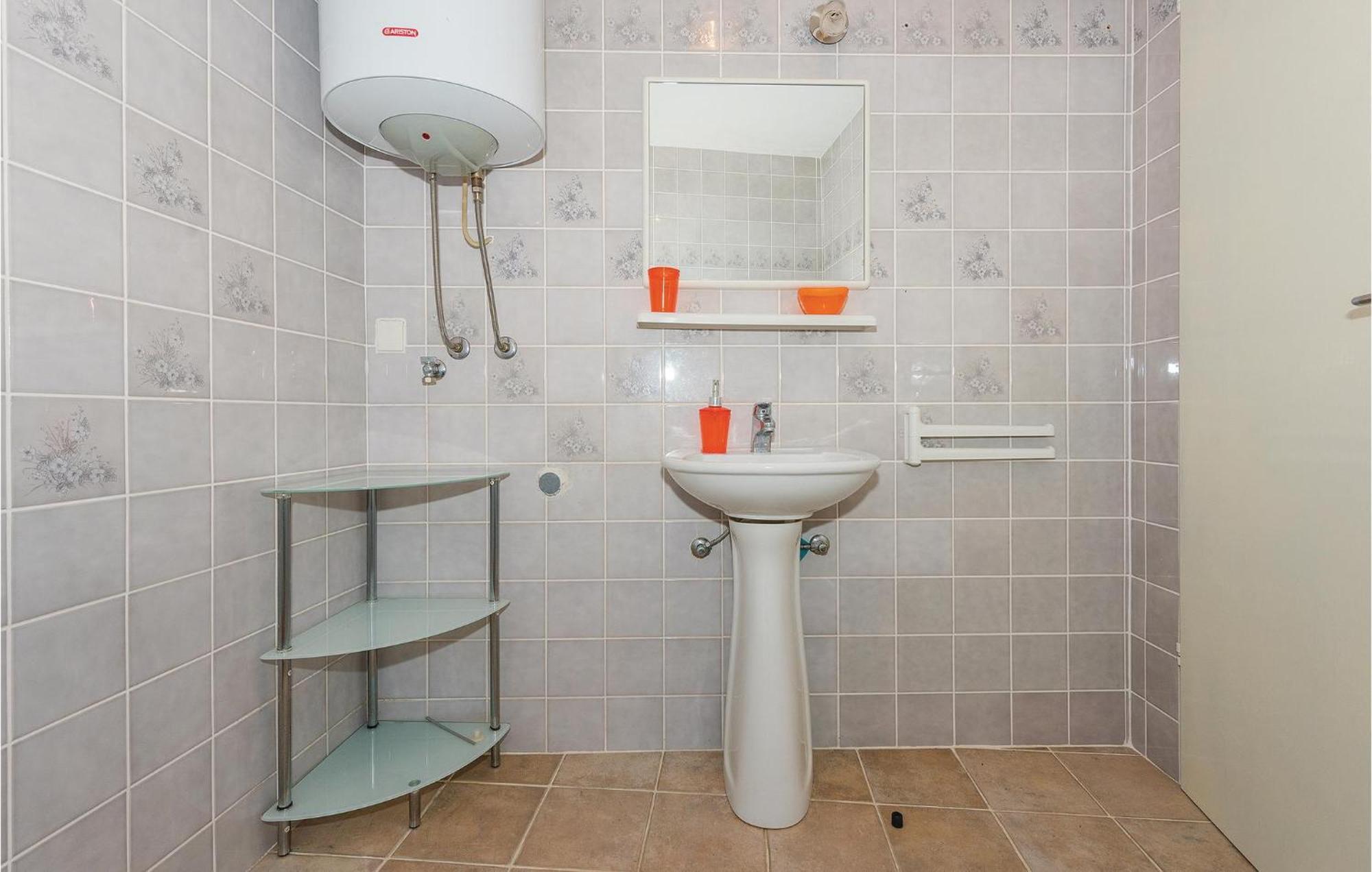 Lovely Apartment In Rogoznica With Wifi Extérieur photo